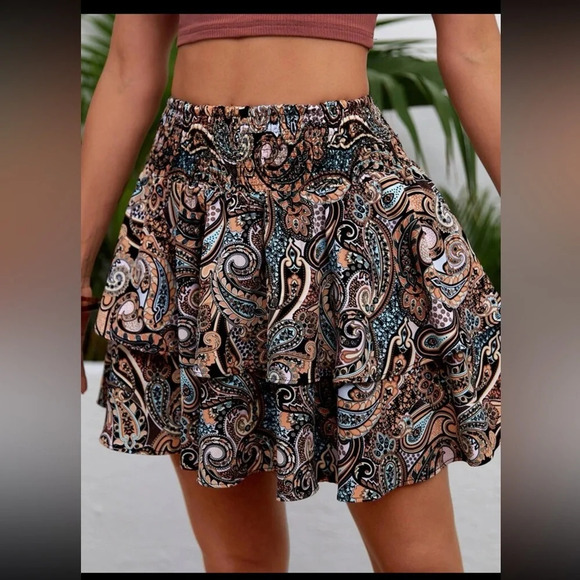 4/$25 SHEIN Paisley Print Tiered Mini Skirt Women’s XS Smocked Elastic Waistband - Picture 3 of 10